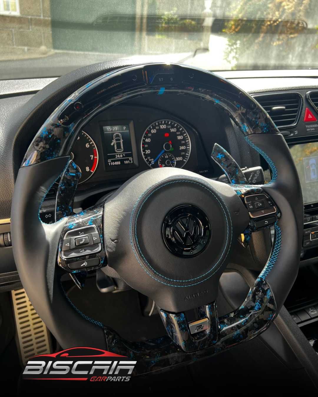 Volante VW Forged Carbon + LED Display MK5/R Line Personalizável