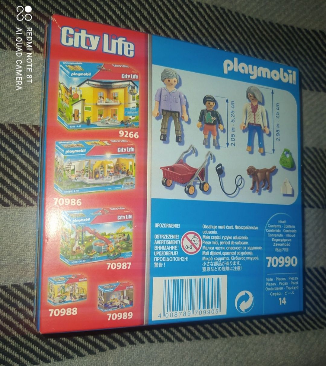 Zestaw PLAYMOBIL z serii City Life 70990 - Dziadkowie z wnuczkiem