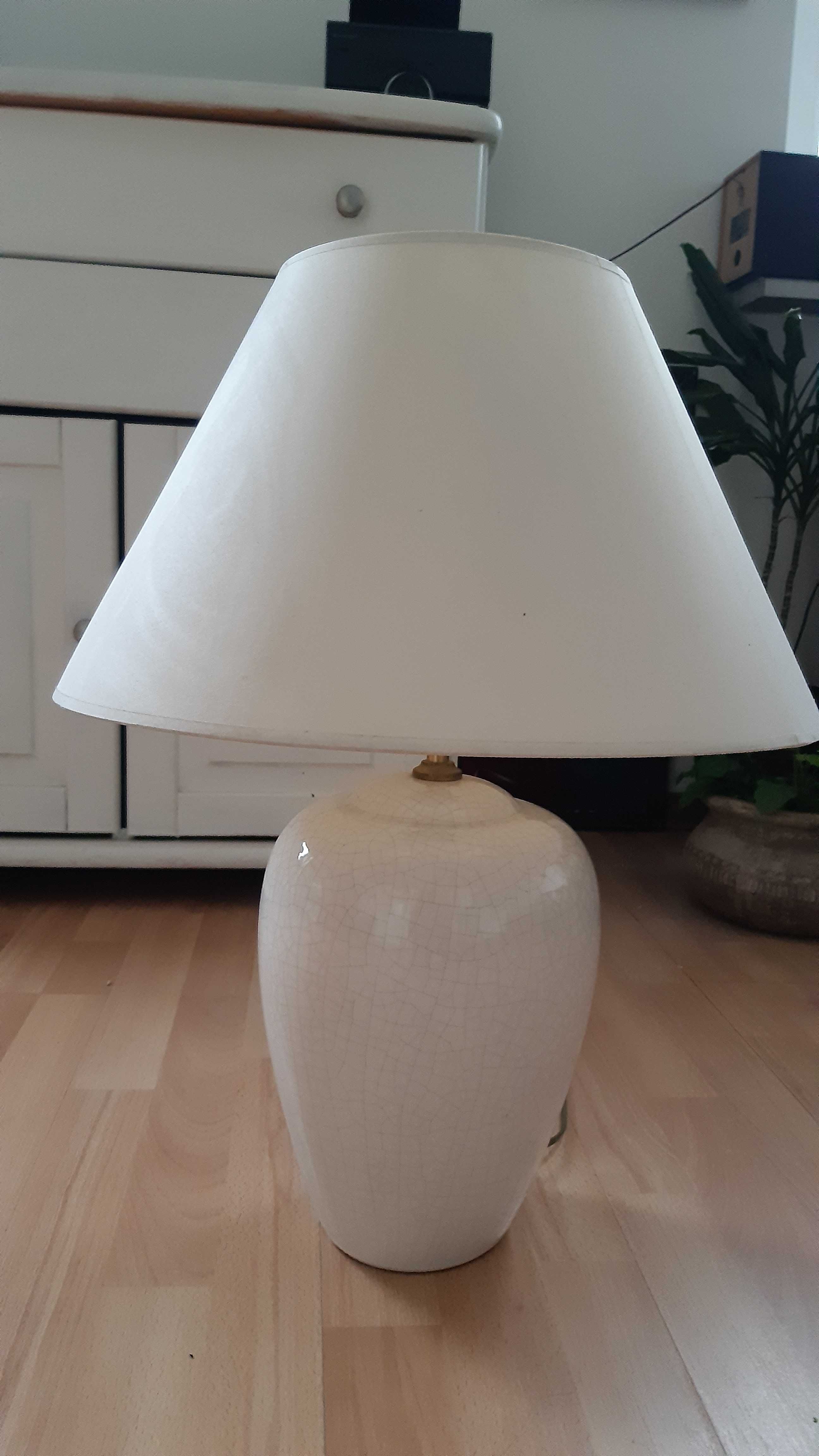 Piękna,duża,klasyczna,stylowa lampa nada klimat każdemu pomieszczeniu