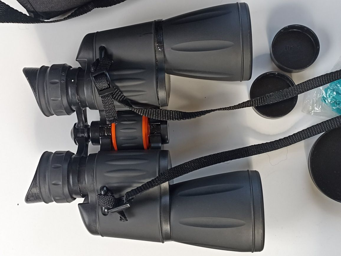 Біноклі Celestron UpClose 20x50 3.2° та 8х40 8.2°