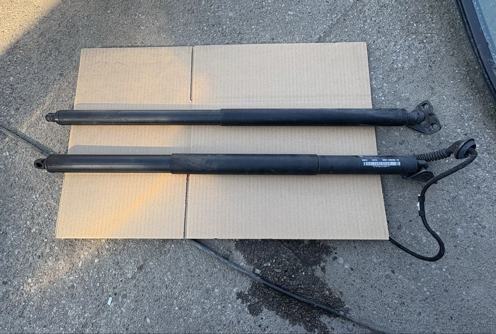 Siłownik klapy tył Ford S-MAX MK2