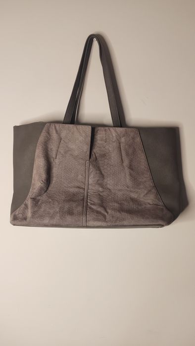 Polecam piękną torebkę w szarym kolorze