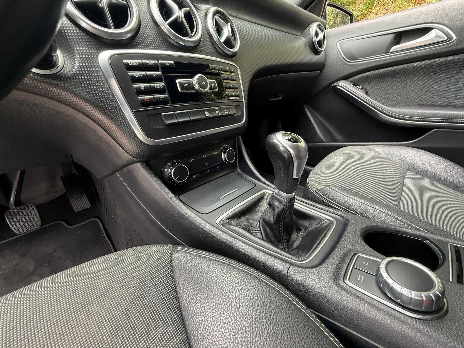 Mercedes A180 - CDI 2015 -Manutenção em dia, estado excelente