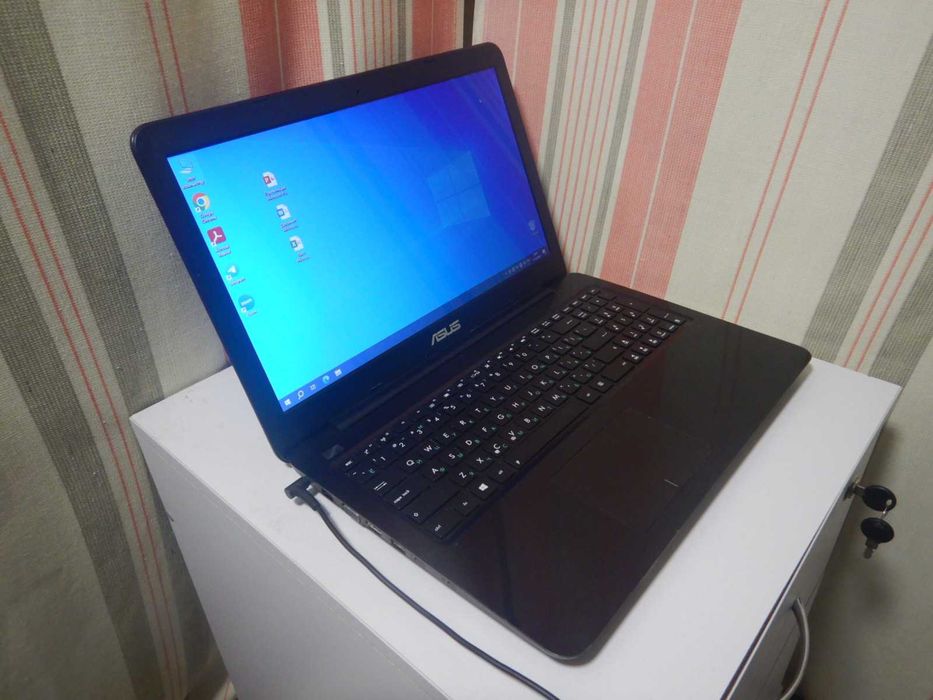Ноутбук ASUS X556UQ