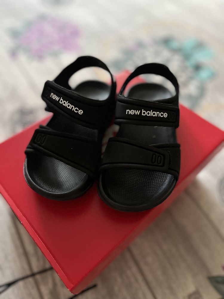 New Balance Kids, чорні босоніжки