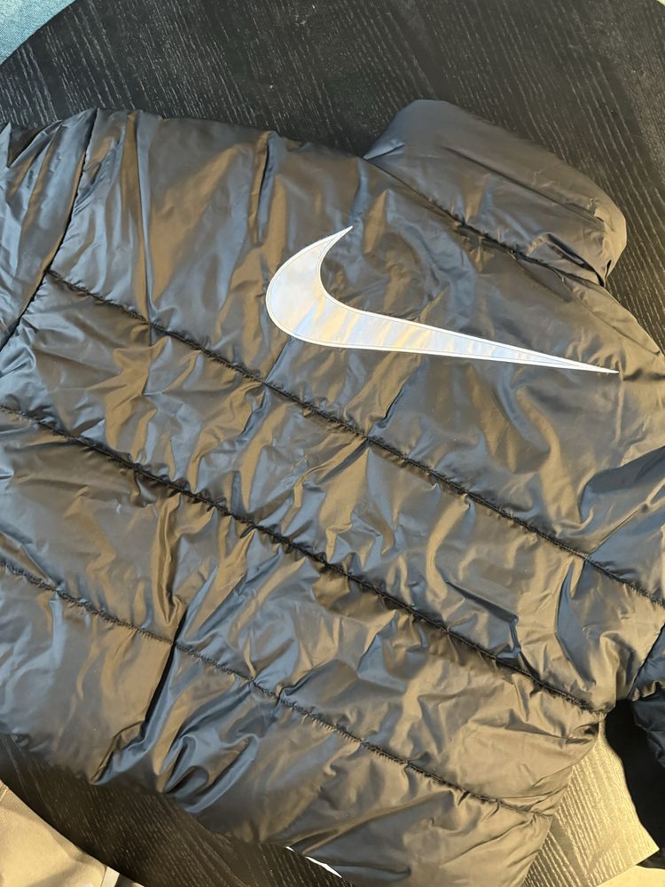 Nowa ocieplana kurtka nike