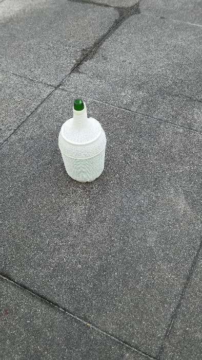 Garrafões de vidro revestidos a plástico