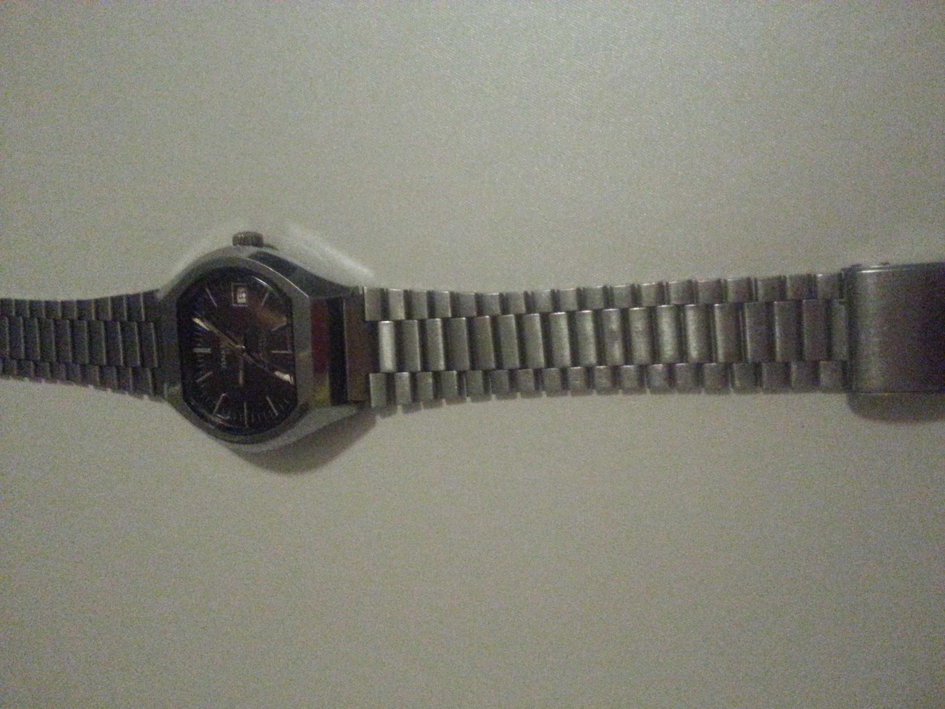Zegarek mechaniczny z datownikiem Ankra 53.