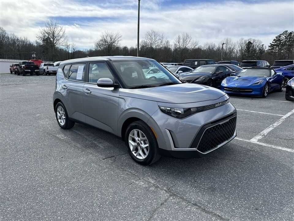 2023 Kia Soul LX