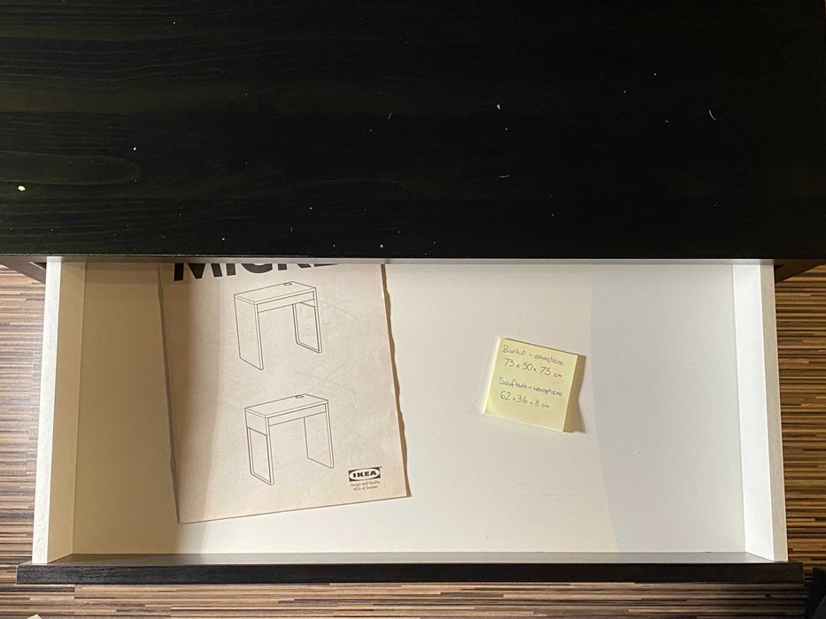 Biurko IKEA Micke / 73 x 50 cm / ciemne drewno