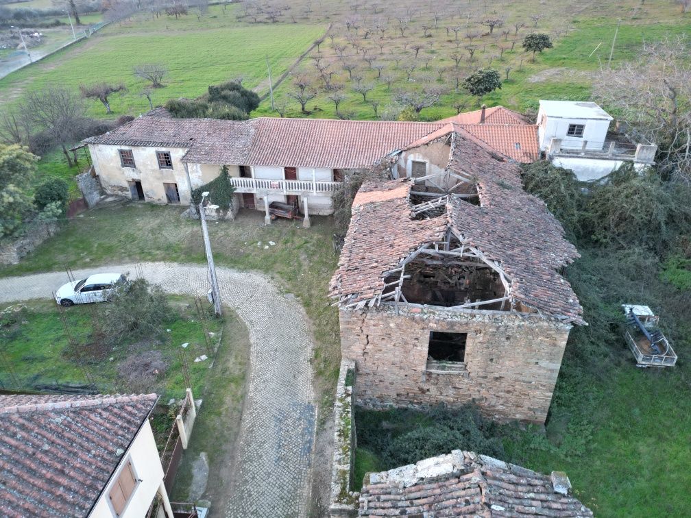 casa localizada na aldeia de podence