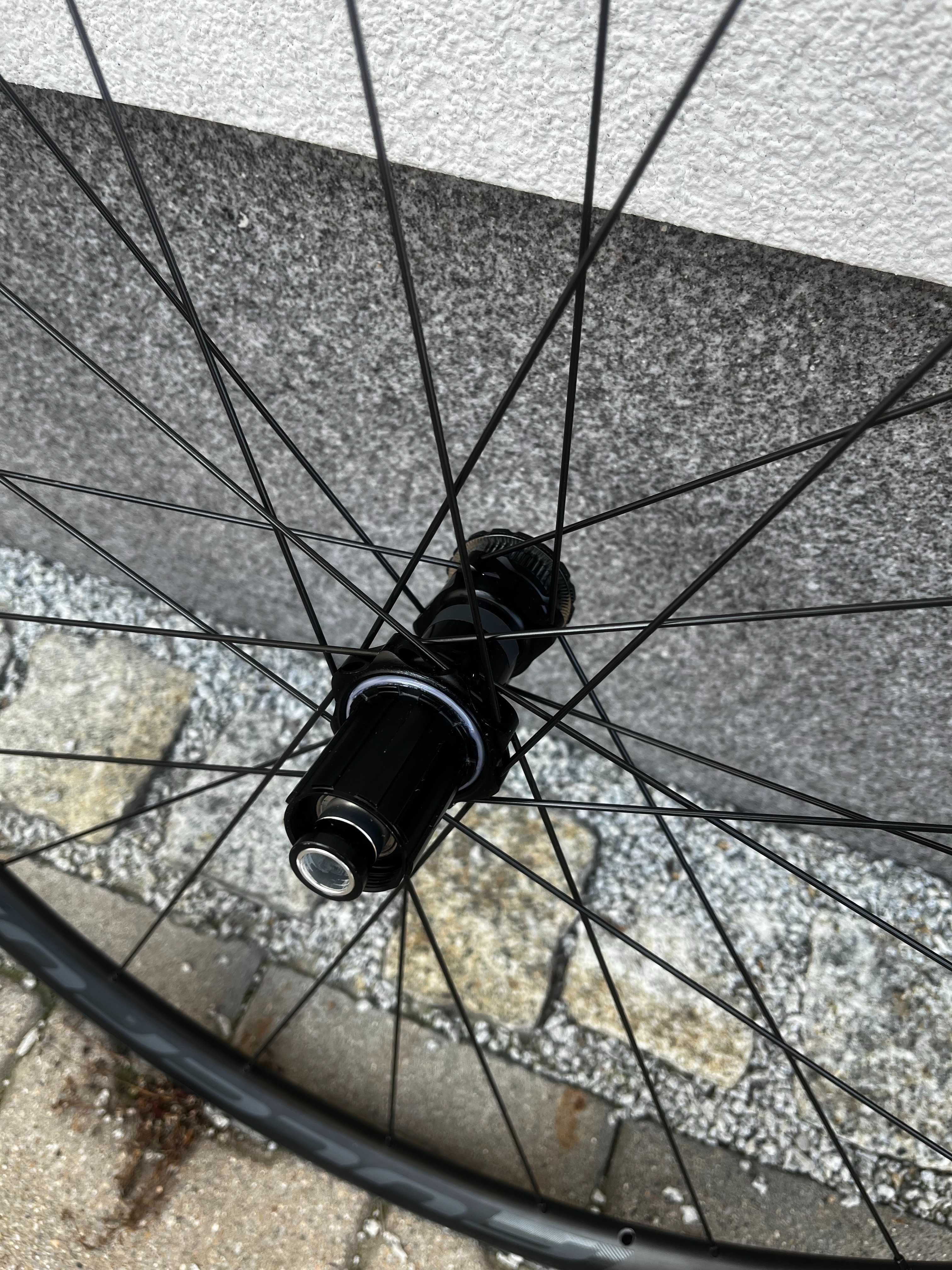 Koła Fulcrum Racing 600 DB Shimano Center Lock