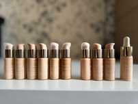 Тональні креми в асортименті Clarins