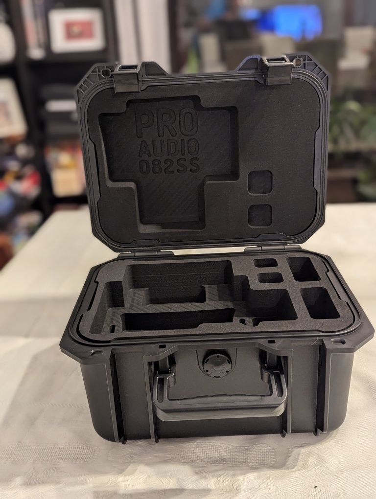 Caixa para equipamento de áudio