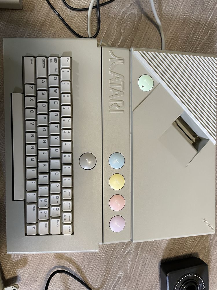 Atari XEGS konsola retro, BOX