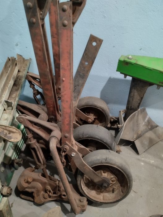 Картоплесаджалка та інша с.г техніка