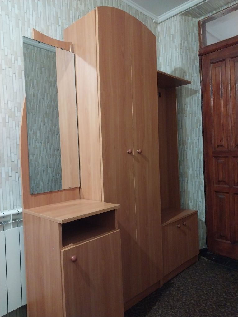 Продаж шаф в передпокій