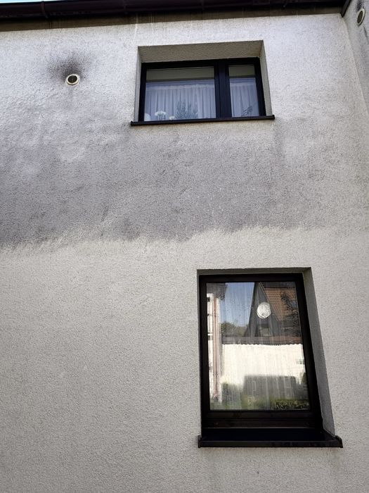 Mycie elewacji ścian kostki dachów