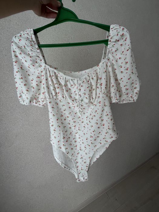 Стильний жіночий боді на літо