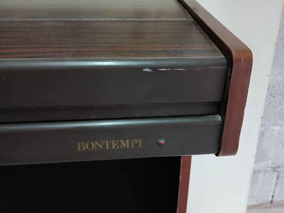 Móvel com órgão /piano MARCA BONTEMPI, antigo em madeira
A funcionar p