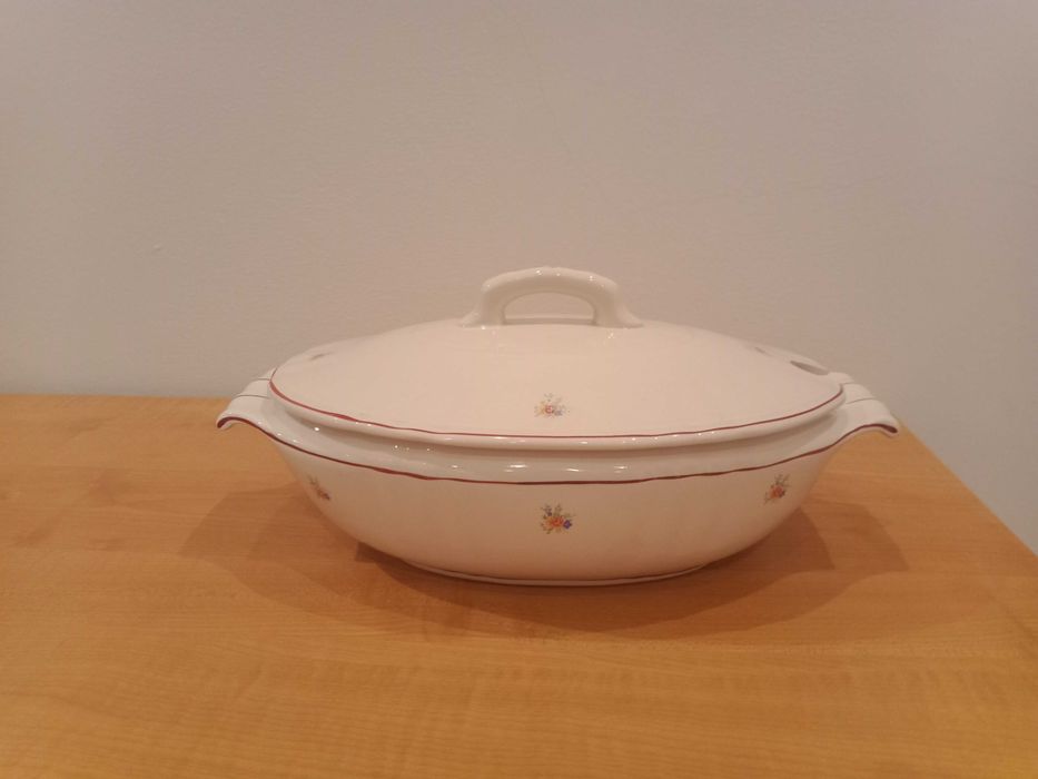 Terrina antiga da Fábrica de Loiça de Sacavém (Gilman & Cia).