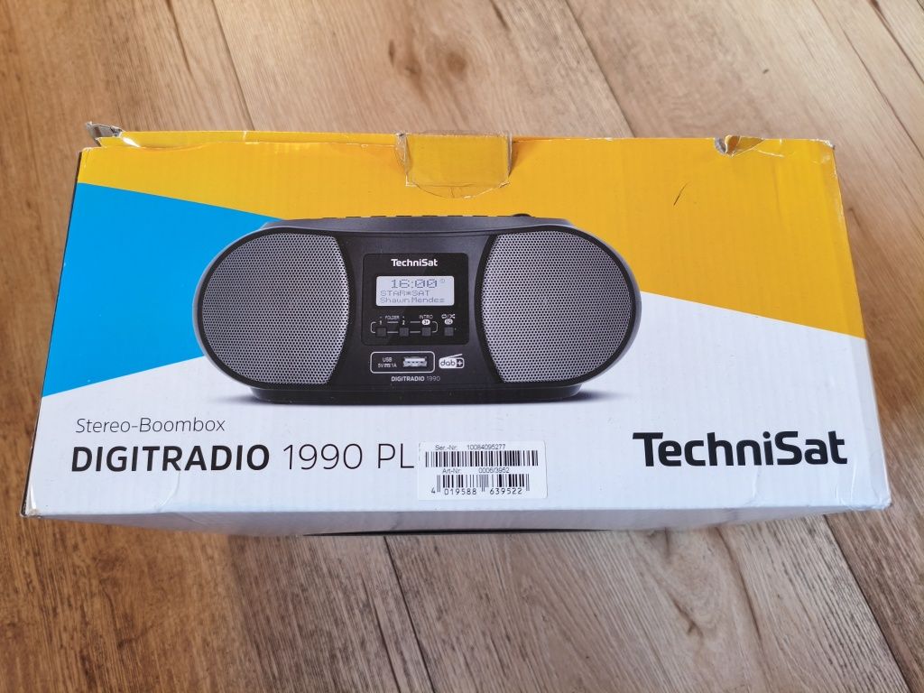 Nowe Digitradio 1990. Bluetooth, AUX, dab