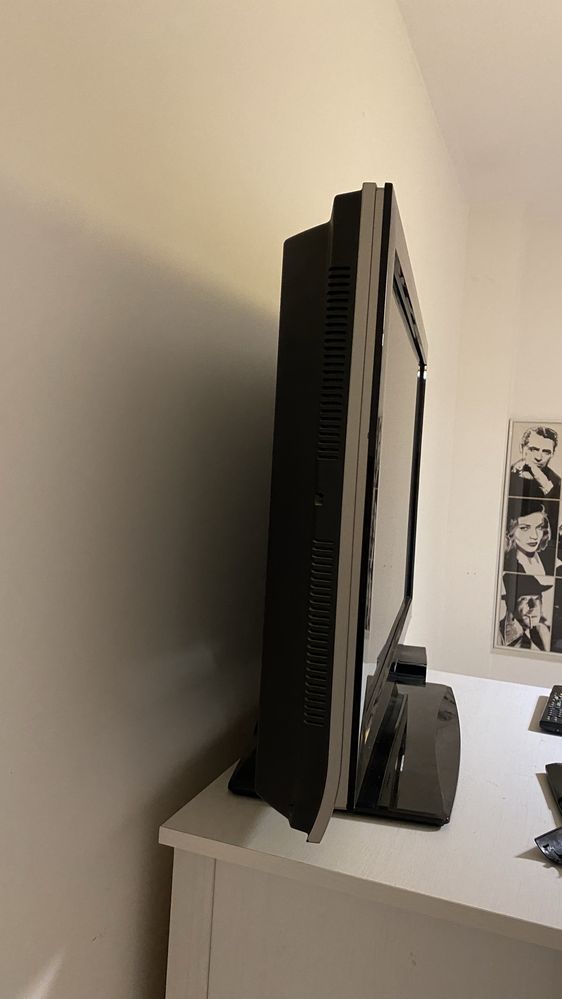 Telewizor SHARP LC-37XD1E