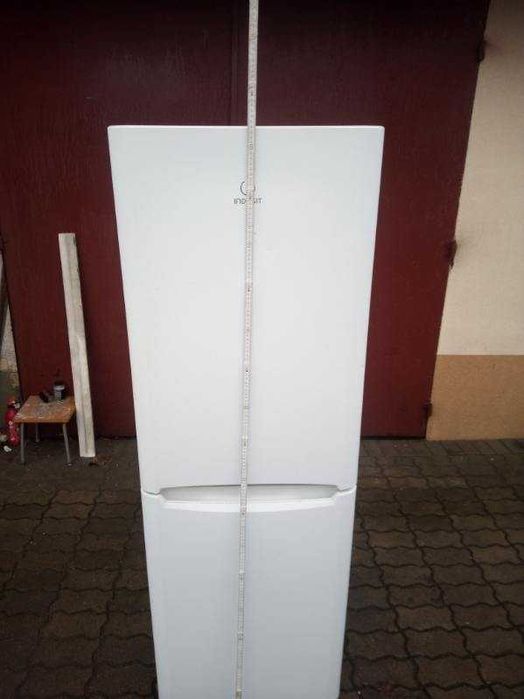 Lodówka Indesit BIAA 12