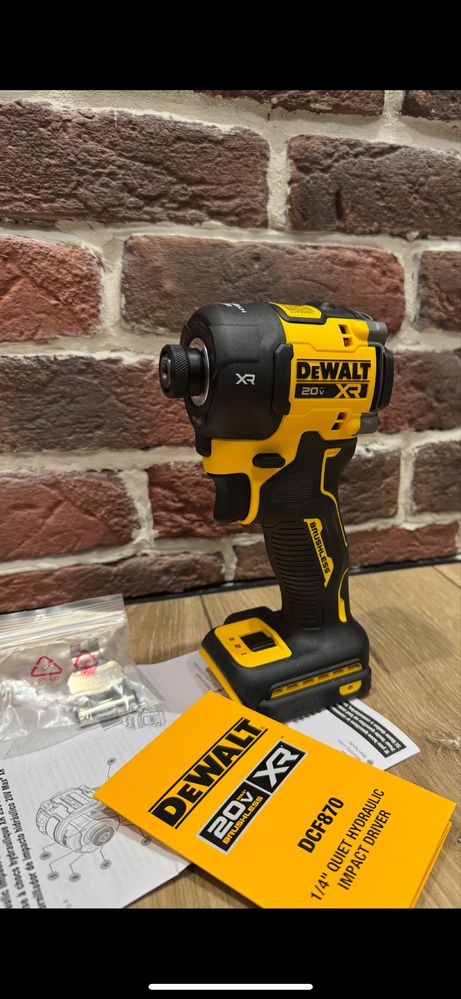 Шуруповерт гидравлический DeWalt dcf870b