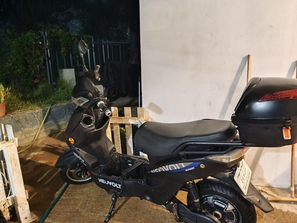 Scooter Elétrica Neovolt Runner – 250W