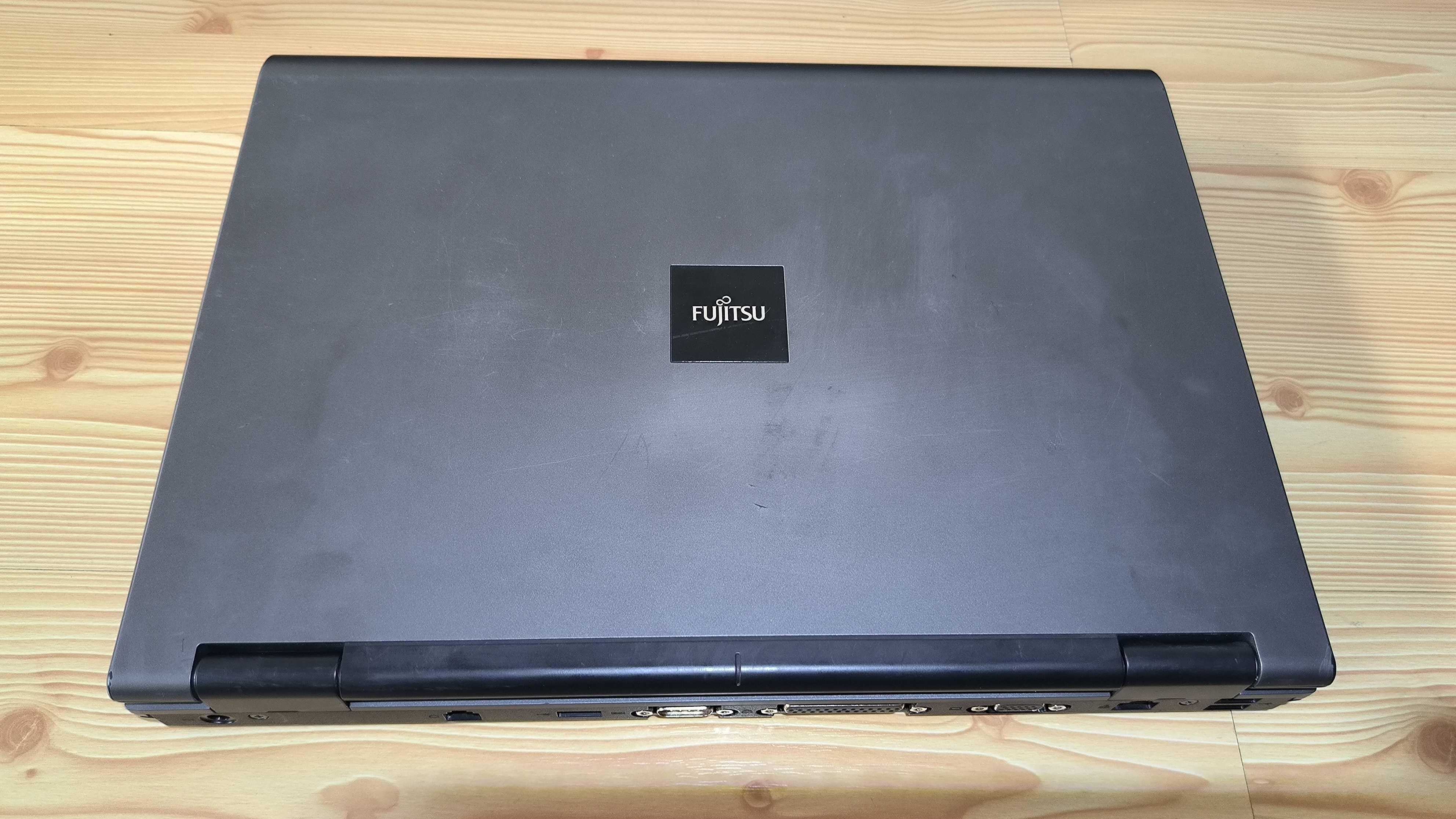 Laptop 15,4" Fujitsu Esprimo D9510 2x2,53GHz, 4 Gb RAM, 256GB HDD