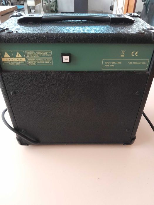 Amplificadores de som e instrumentos musicais