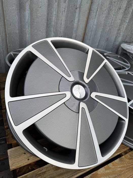 Диски 5/120r19 tesla model s original
