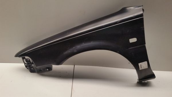Guarda-lamas esquerdo TOYOTA Corolla Sedan (_E9_)