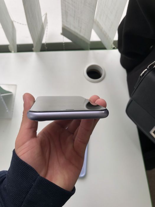 Продам айфон 11/64 гб