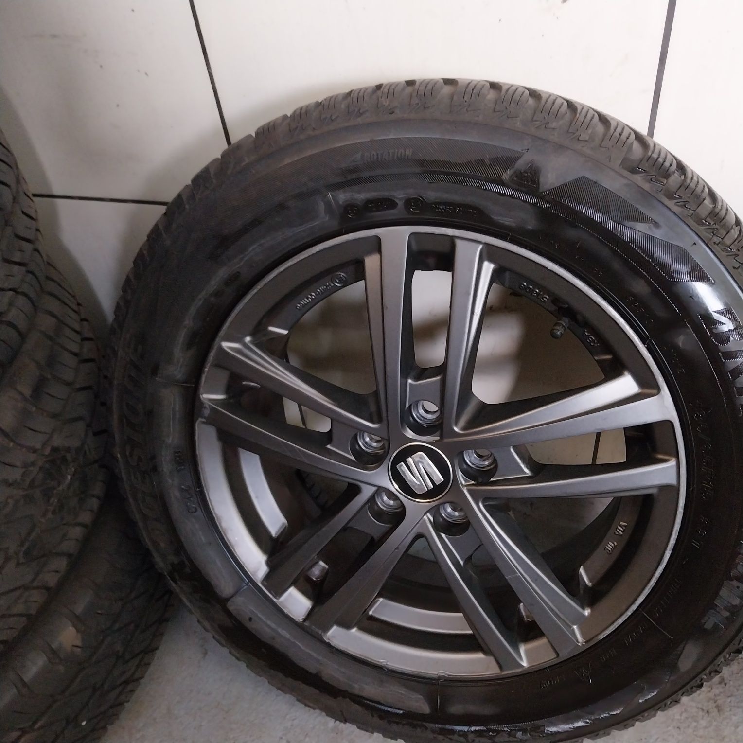 Całe Koła Zimowe Seat R15 5x100 5.5J ET 40