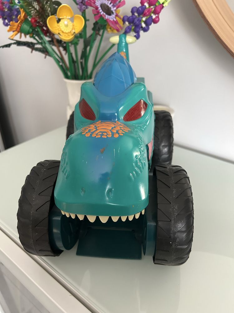 Pożeracz monster truck