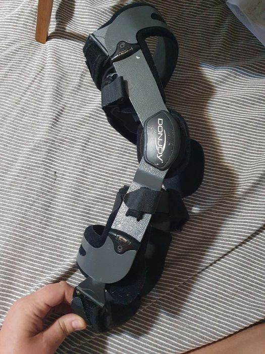Наколінник Donjoy Armor Action CI 11-1029/11-1030 (США)