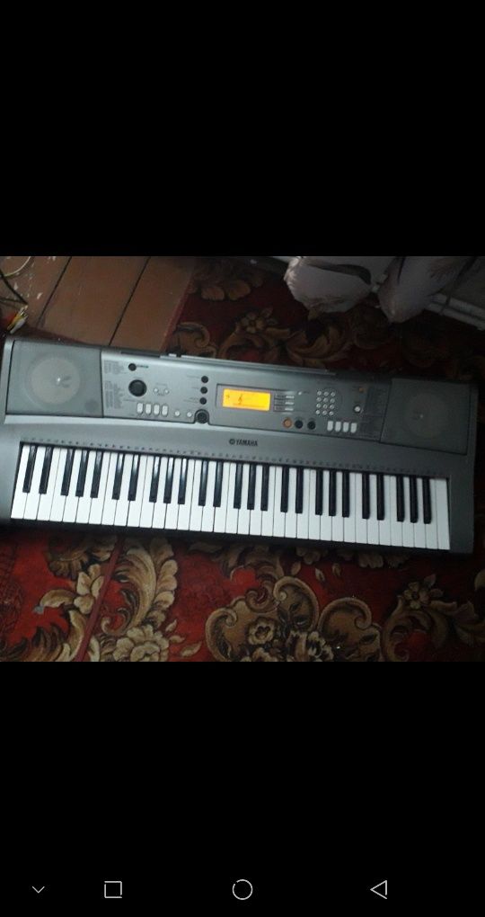 Синтезатор Yamaha psr r300