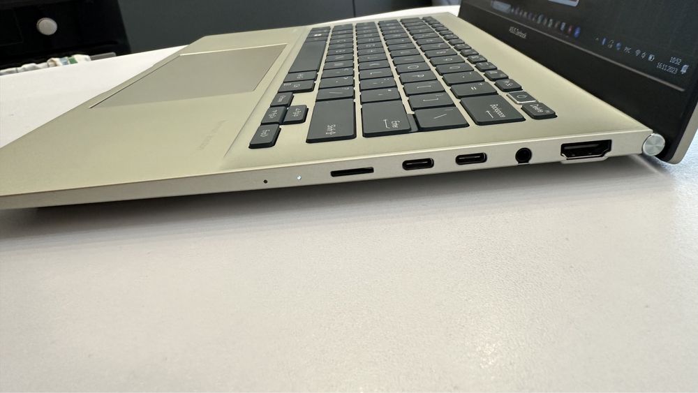 Продам ультрабук, ноутбук Asus ZenBook 14