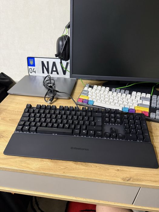 Продам топову клавіатуру steelseries APEX 5