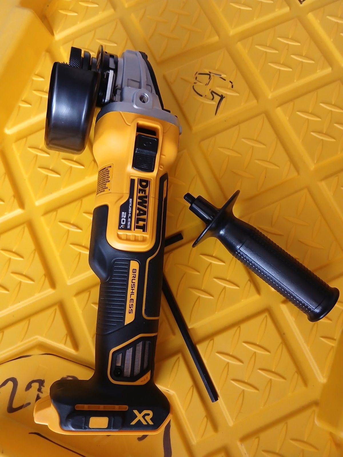 DeWALT 20V MAX XR DCG405N шліфмашина