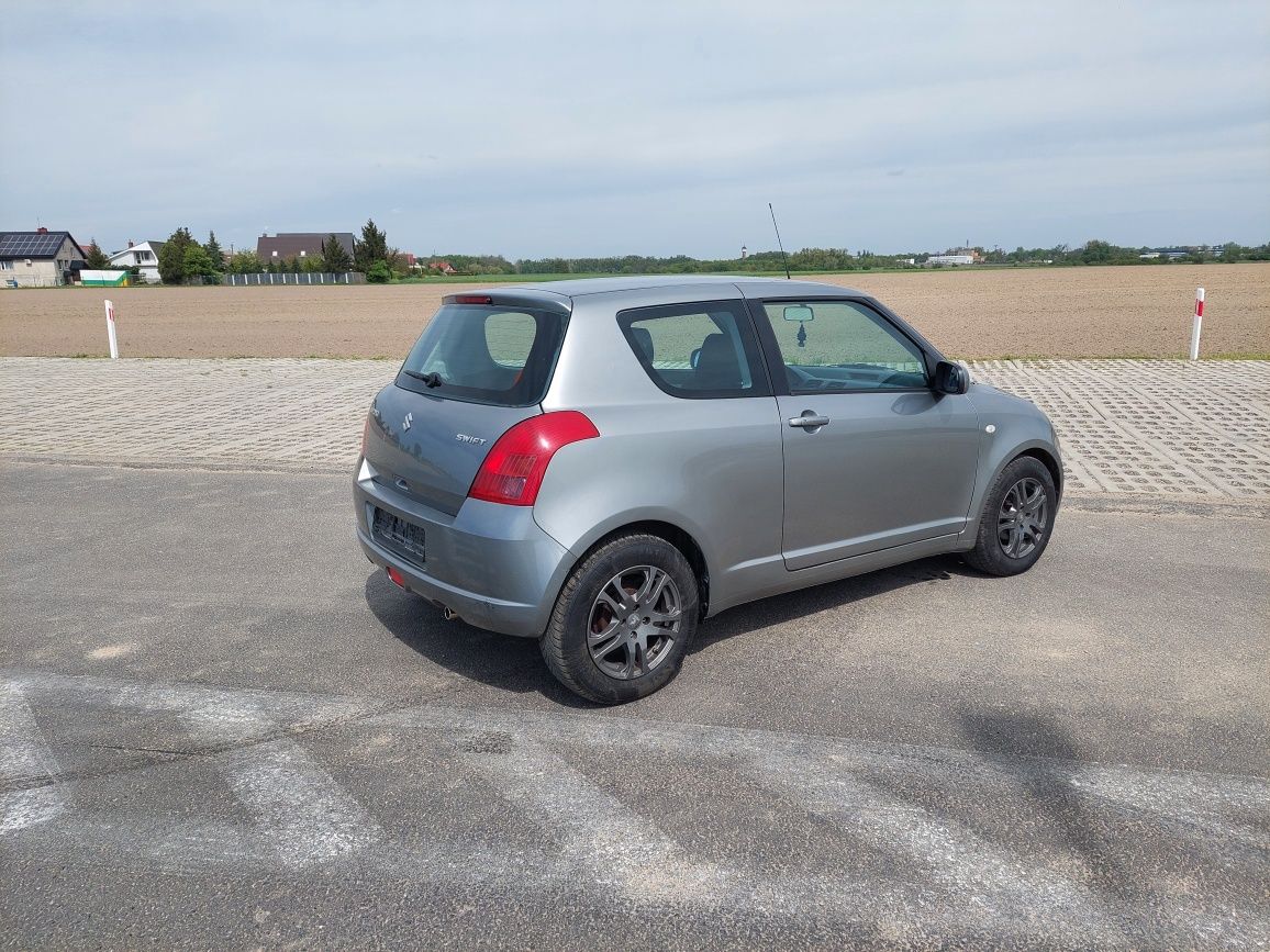 Suzuki Swift 1.5 16v 102 KM