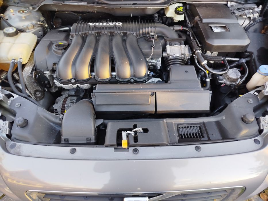 Volvo V50 2,4 Szwajcaria szary na czasie