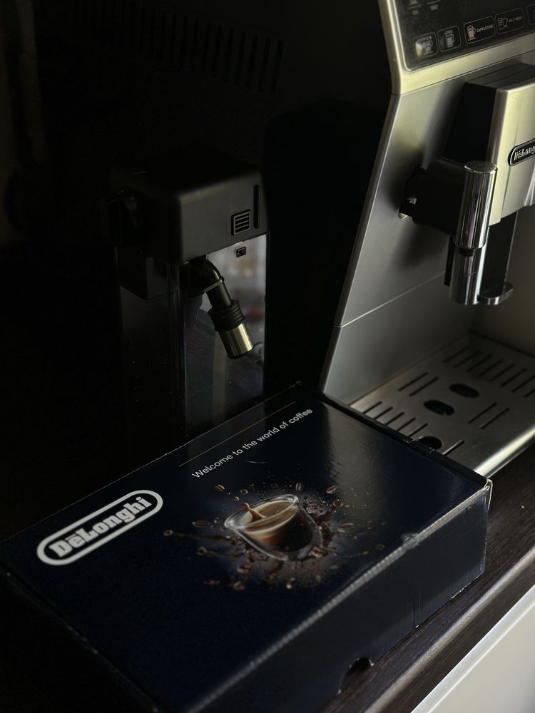 Кофе машина Delonghi Autentika cappuccino
