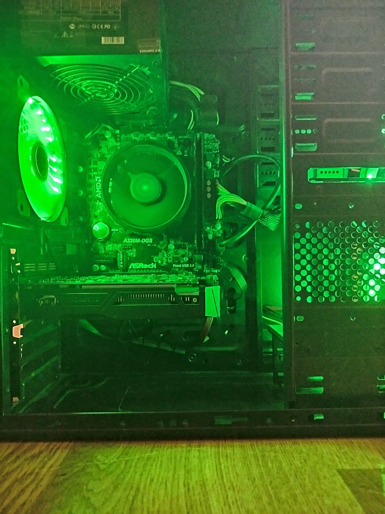 Пк ryzen 5 1400 и gtx 1050 2gb + монитор, клавиатура і мишка