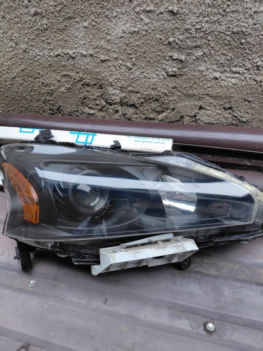 Фары передние Nissan Altima 2014 USA