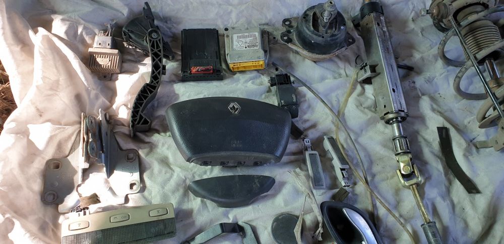 Рено лагуна 2 дешево  колодки ремень грм рулевая колонка корзина