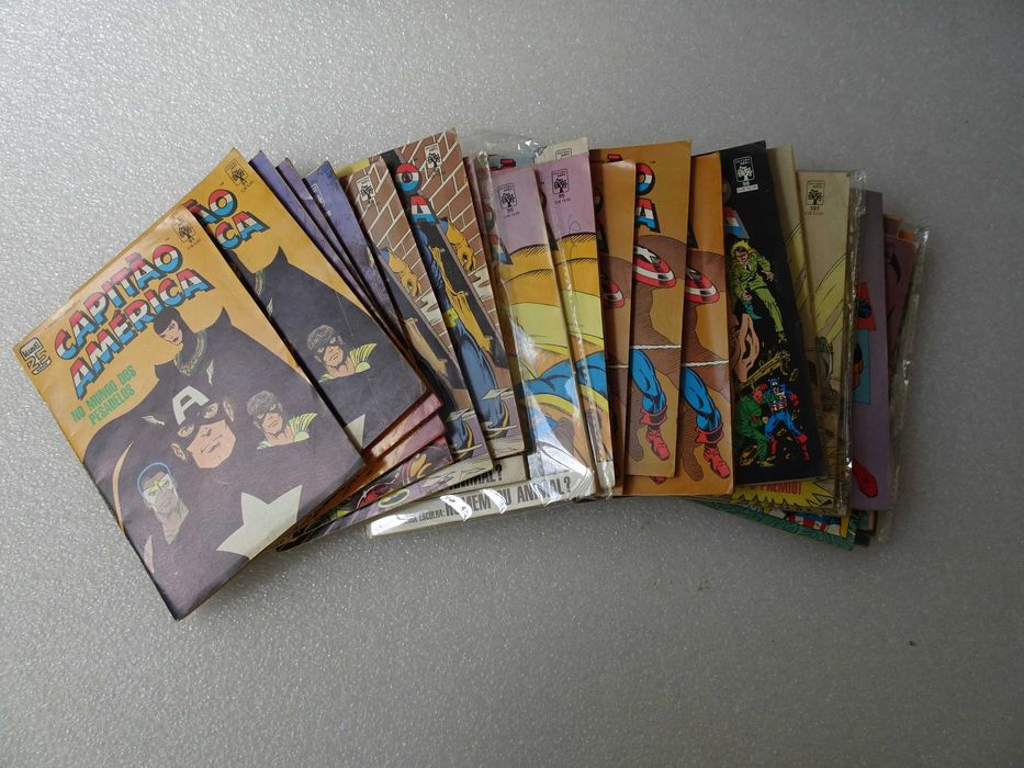 Livro banda desenha Capitão América(Abril)