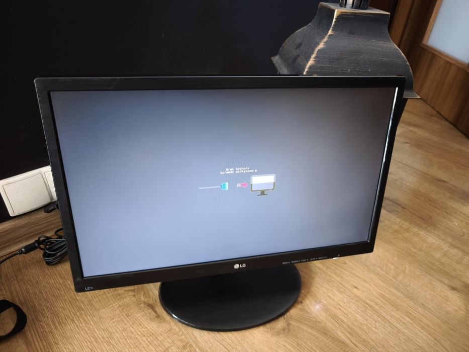 Monitor LG 22M38A – 22 cale, w dobrym stanie